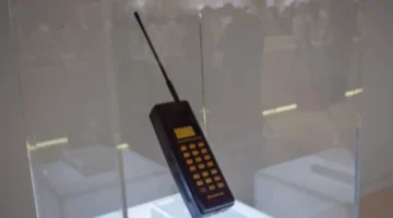 تاريخ صناعة الهواتف المحمولة عبر قرن من الزمن في لمحة